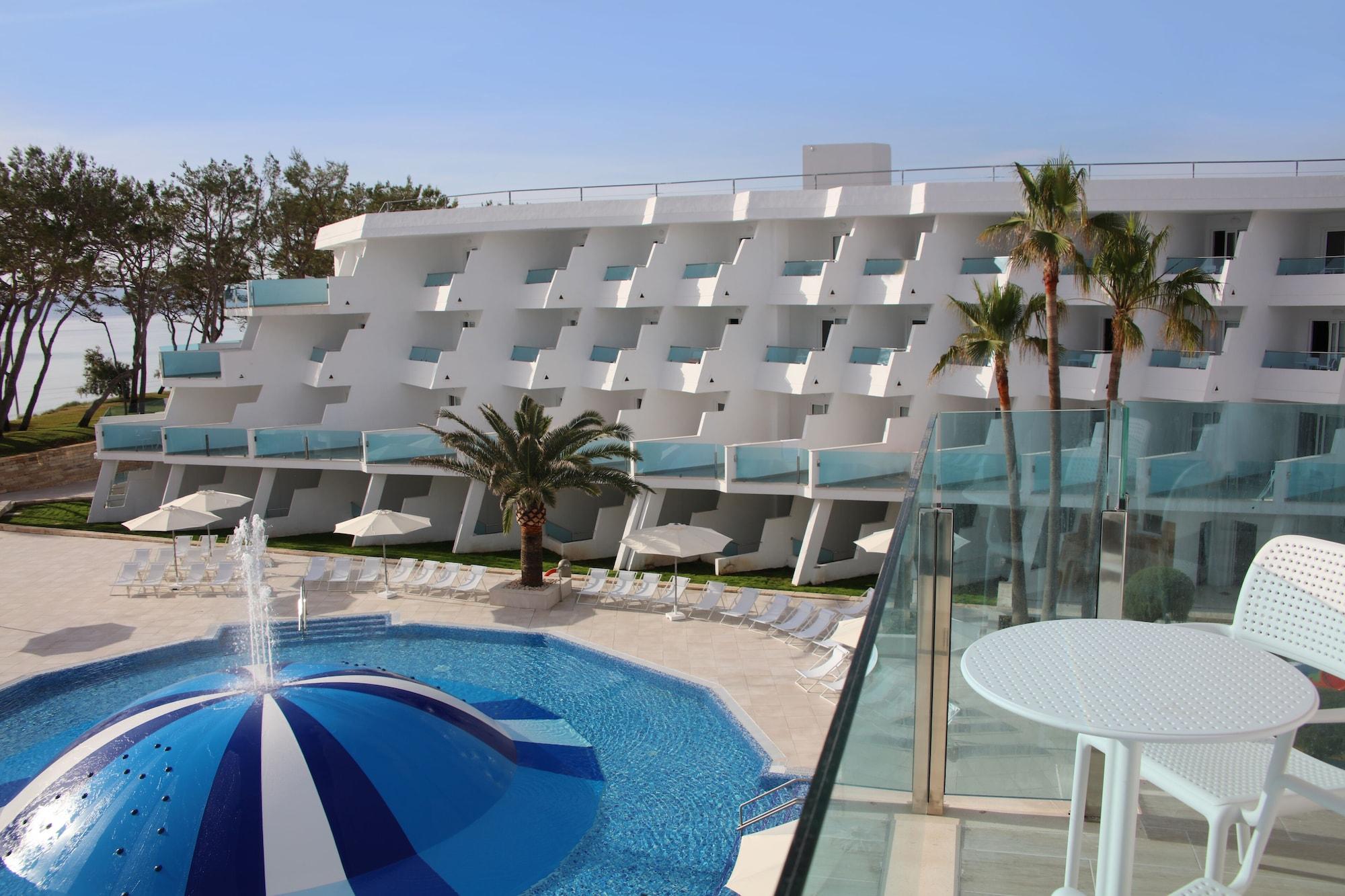 פלאיה דה מורו Iberostar Waves Playa De Muro מראה חיצוני תמונה