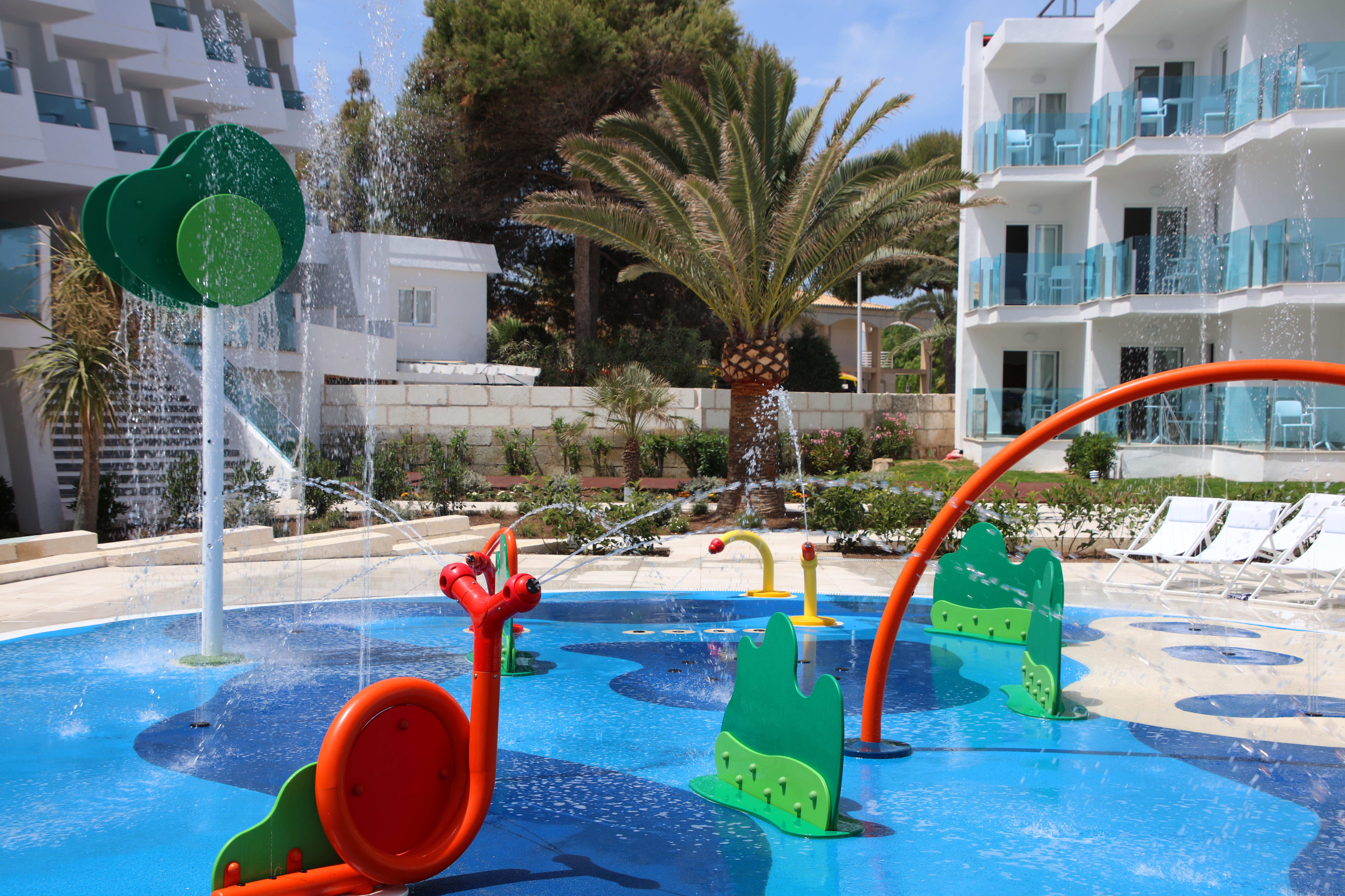 פלאיה דה מורו Iberostar Waves Playa De Muro מראה חיצוני תמונה